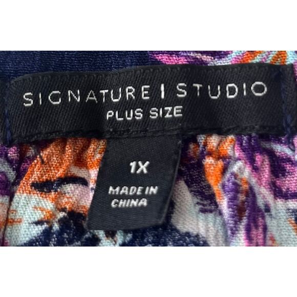 SIGNATURE STUDIO SHORT SLV PULL-OVER V-NECK BLOUSE, WOMENS, 1X, NAVY + MULTICOLR - Picture 10 of 12